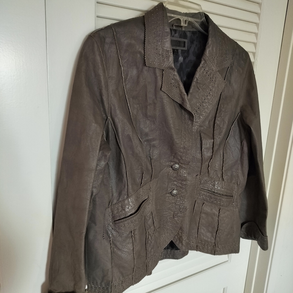 Wilson’s Leather Women’s Jacket Blazer Gray XL Animal Print Lining Scalloped